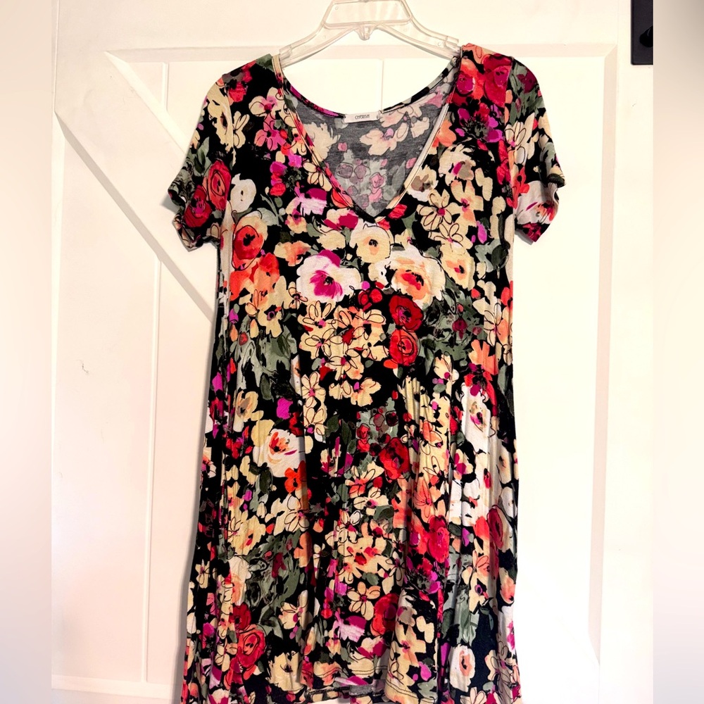 Women’s fall floral tunic